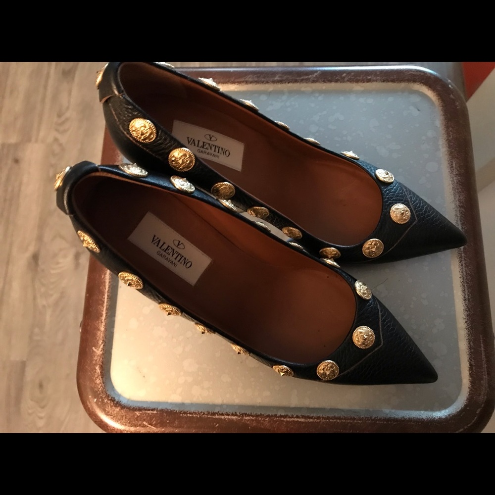 100%Authentic Garavani Valentino